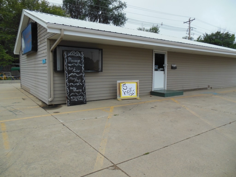 Contractor Shops for Rent in Watertown SD EZ Stor (605) 8821060